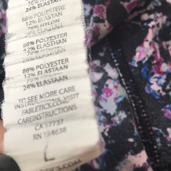 Fabletics Bundle - Picture 7 of 7